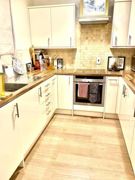 Chic Studio In Leicester Sqaure! ลอนดอน ภายนอก รูปภาพ